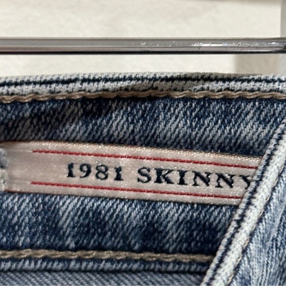 Vintage 1981 Guess Skinny Jeans - Picture 8 of 13